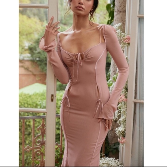 NWT House of CB Ophelia Georgette Blush Cut Out Midi Dress - Picture 4 of 9